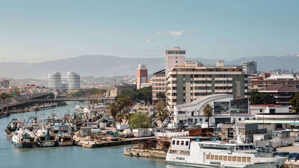 Corso Umberto I, Via Cesare Battisti e Via Firenze rappresentano tre colonne portanti del tessuto urbano di Pescara