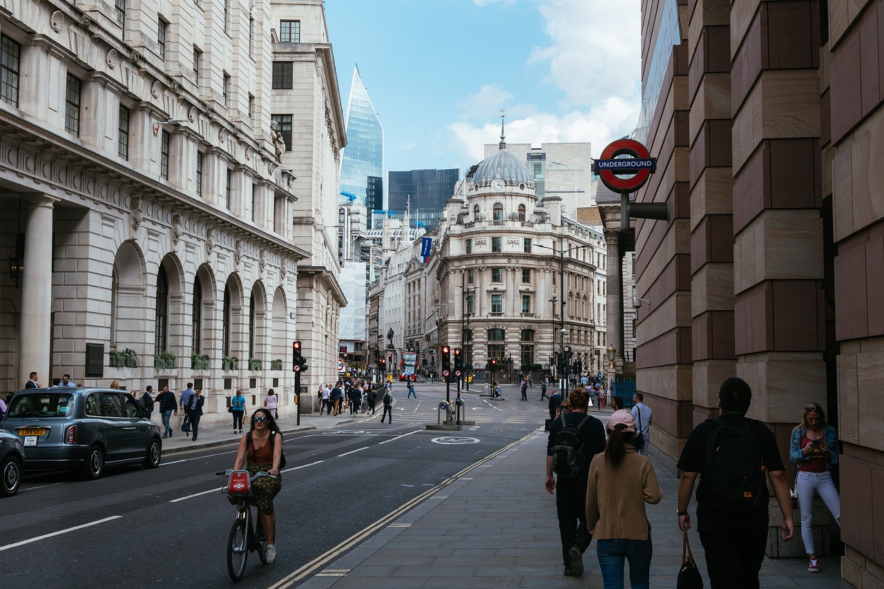 Immaginare di condensare l'essenza di un piccolo paese urbano