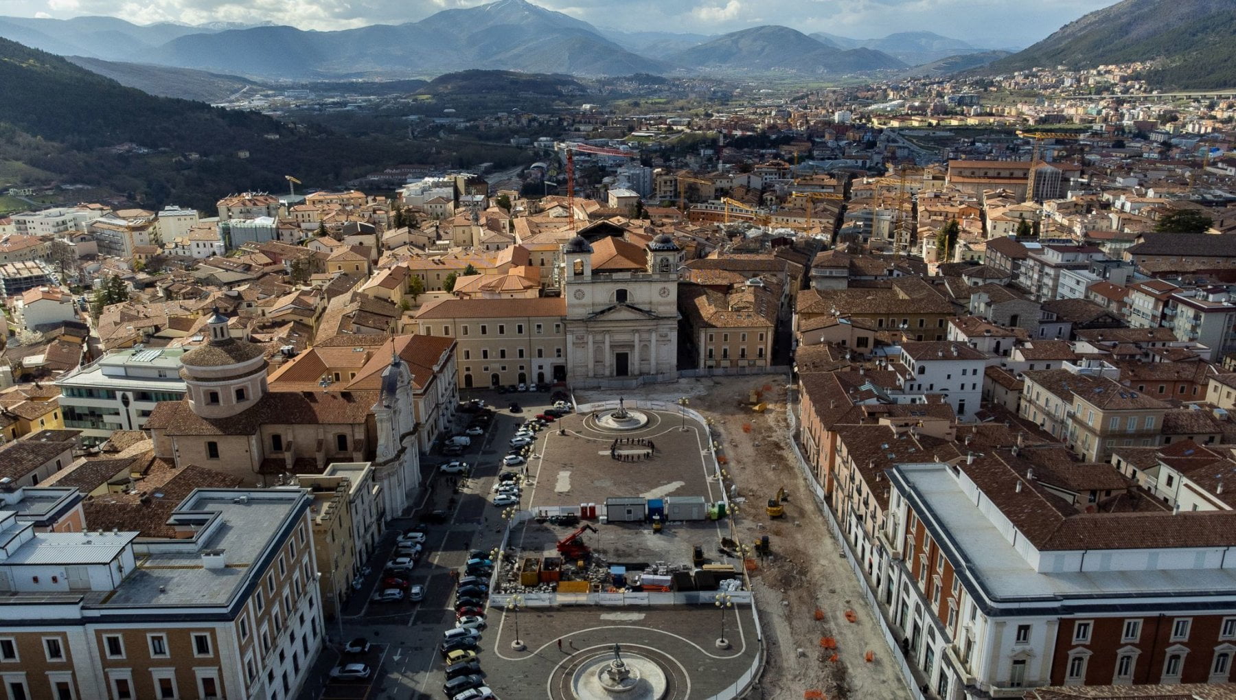 Dossier Approfondito sulla Reputazione de L'Aquila: Criticit? e Problemi nel Contesto Post-Sismico