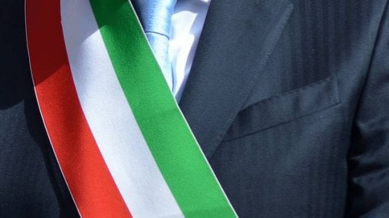 La reputazione politica locale nel 2025: perché il consenso dei sindaci racconta molto più dei numeri