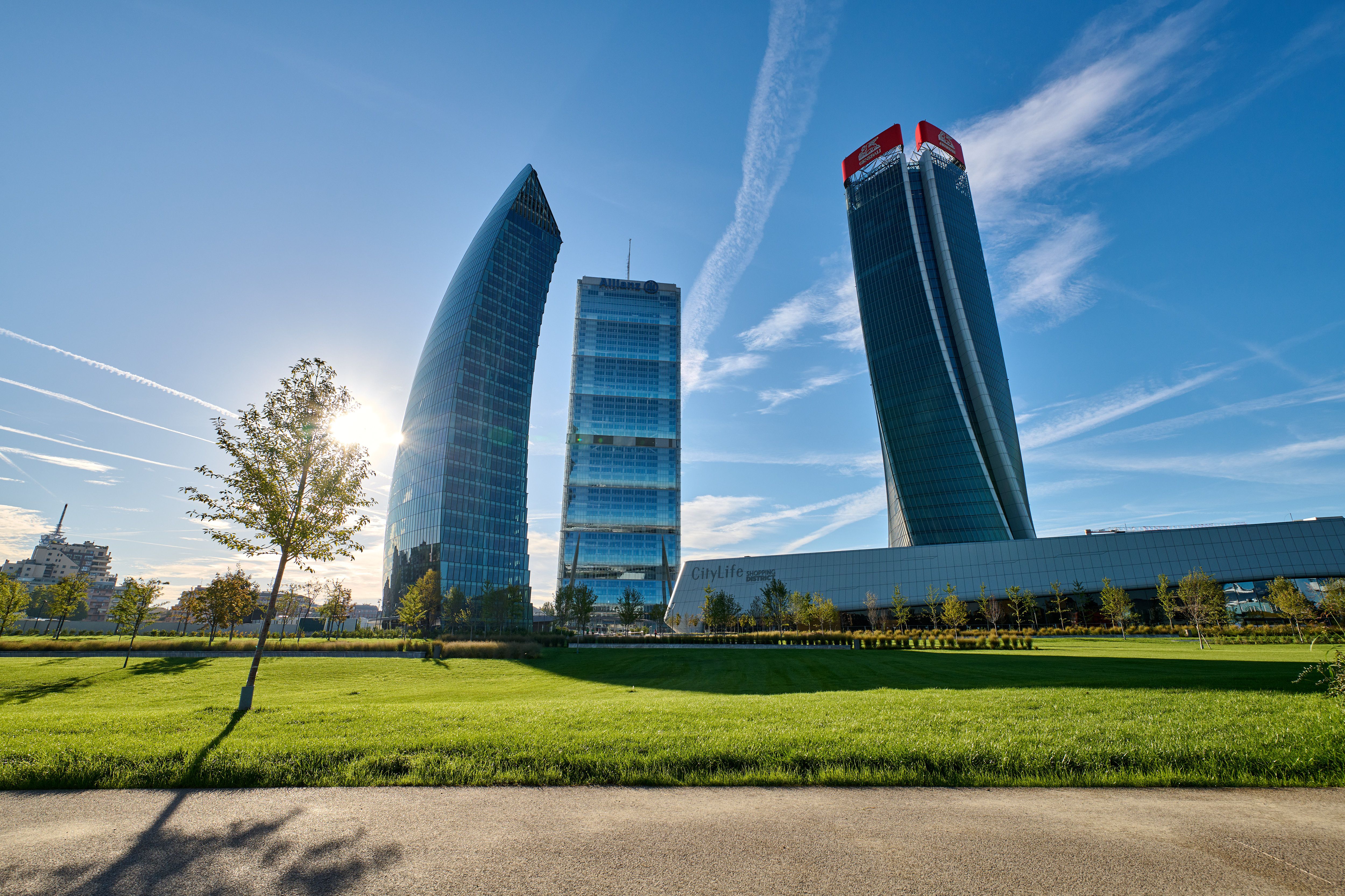 SmartCityLife tra innovazione urbana e dibattito politico: il modello Milano e il caso Rende a confronto